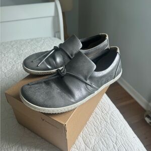 EUC Vivo Barefoot RA Slip On Graphite 41